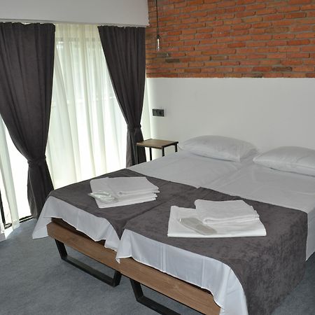 Hotel Baratashvili 12 Tbilisi Ngoại thất bức ảnh