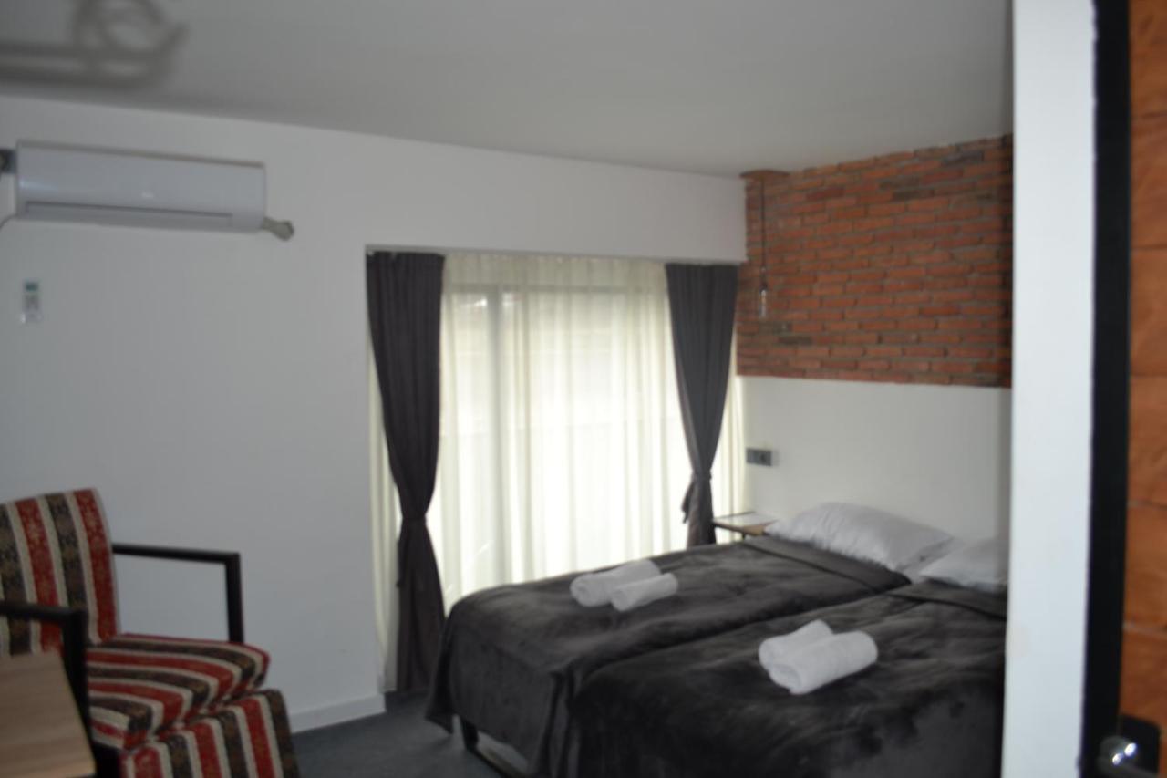 Hotel Baratashvili 12 Tbilisi Ngoại thất bức ảnh