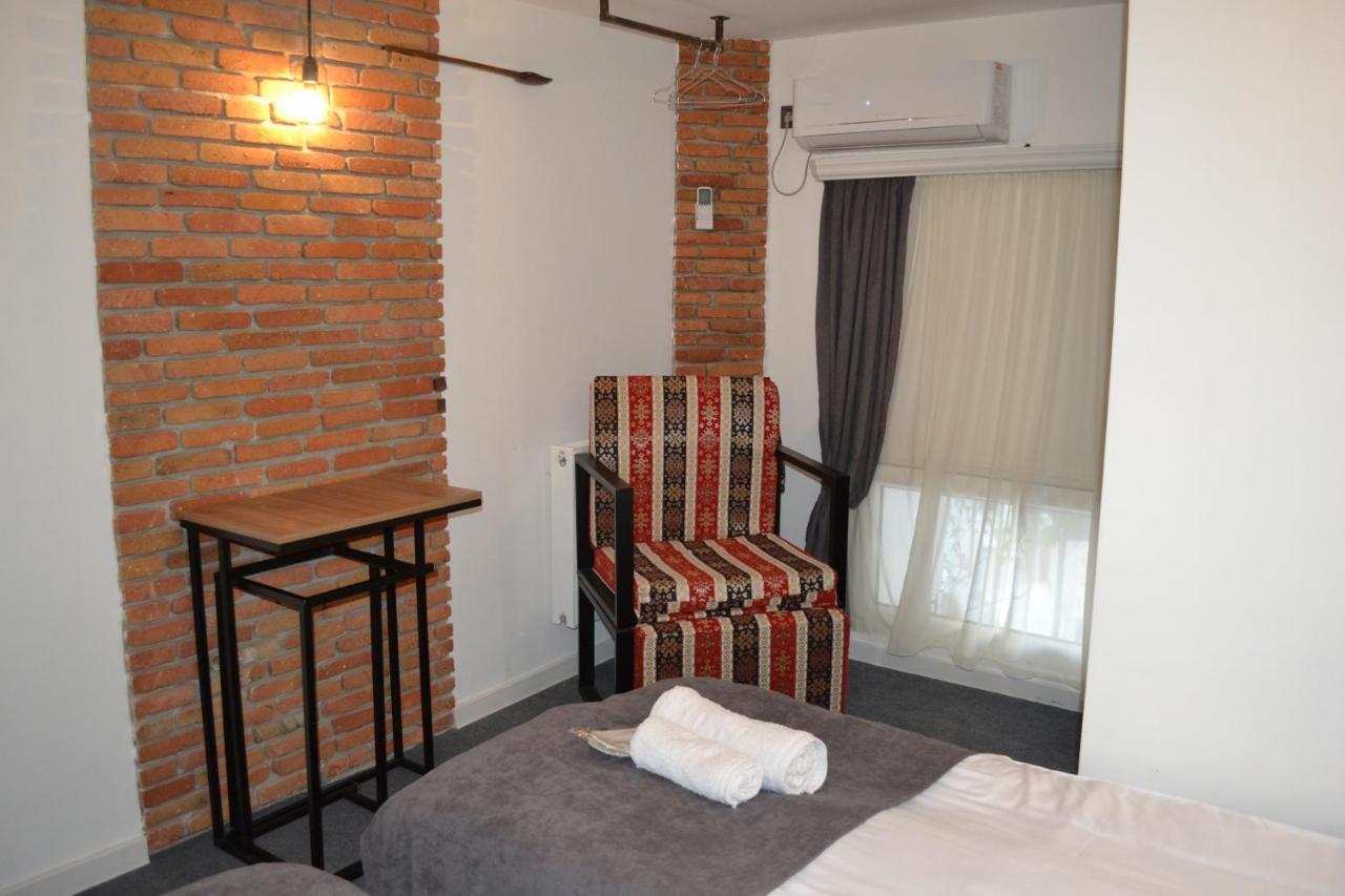 Hotel Baratashvili 12 Tbilisi Ngoại thất bức ảnh