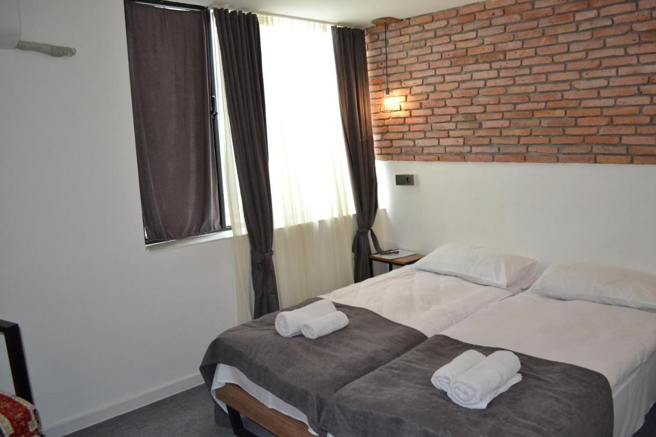 Hotel Baratashvili 12 Tbilisi Ngoại thất bức ảnh