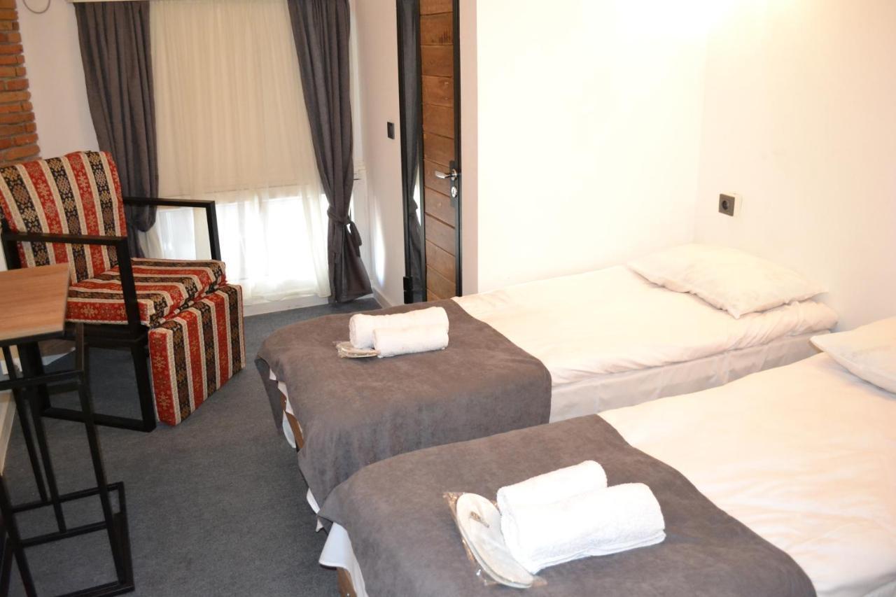 Hotel Baratashvili 12 Tbilisi Ngoại thất bức ảnh